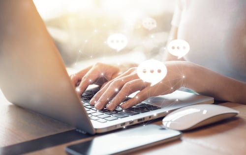 www.writing-skills.comwp-contentuploads202111live_chat_typing www.writing-skills.comwp-contentuploads202111live_chat_typing